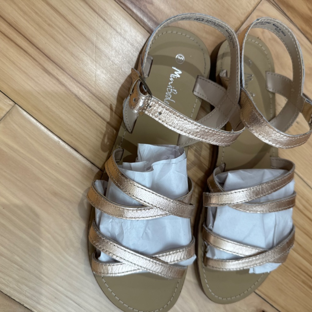Sandals - Picture 3 of 3